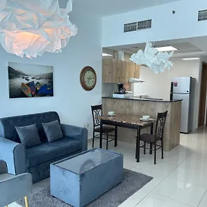  Appartamento Golden Vacation Homes Continental Tower Marina Emirati Arabi Uniti